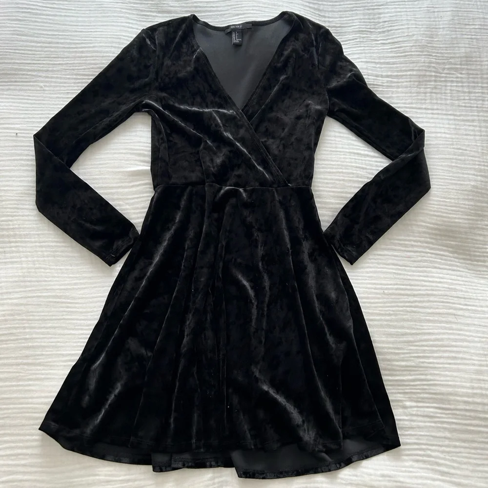 Velvet Dress - Picture 1 of 2